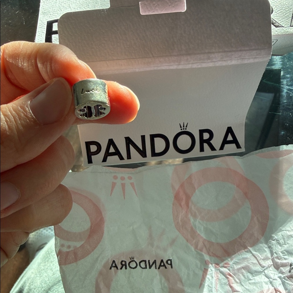 PANDORA Charm “Luck & Courage” – Clover Design – With Original packaging